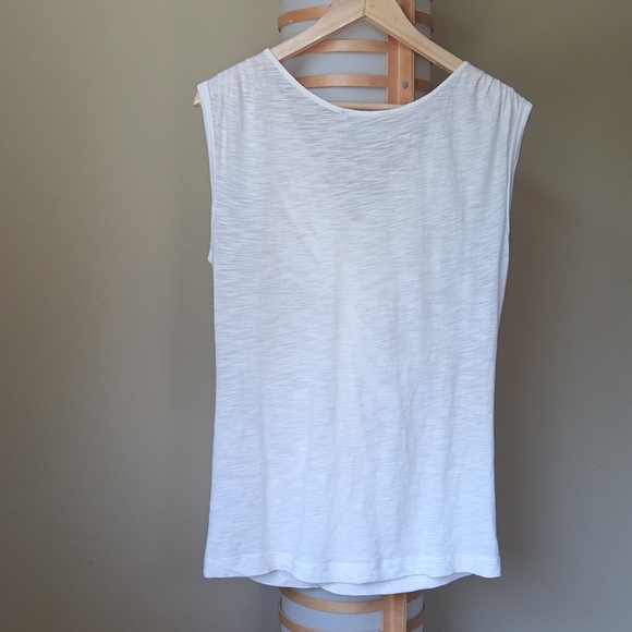 Ptp18.5"-22" Banana Republic White Ruched T Shirt - Picture 7 of 7